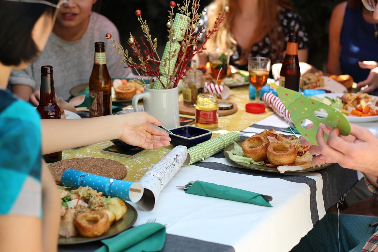 socializing with friends can cure internet addiction